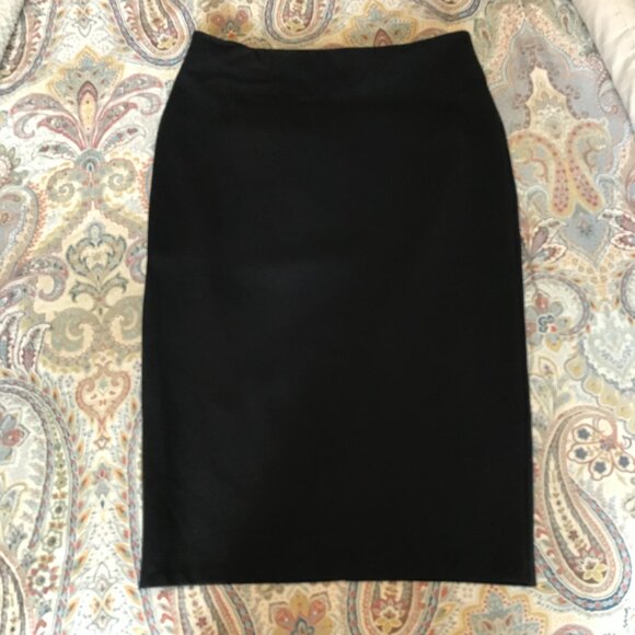 Ralph Lauren Classic Black Pencil Skirt with Back Zip Feature - Size S - Picture 3 of 9
